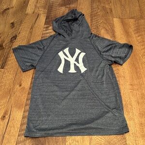 Stitches Boy’s Grey Yankees Hooded Short Sleeve Tee